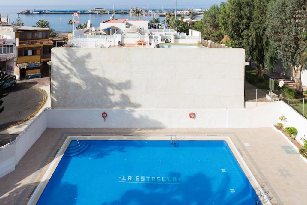 Vivienda Vacacional Rosaini Лос Кристианос Экстерьер фото