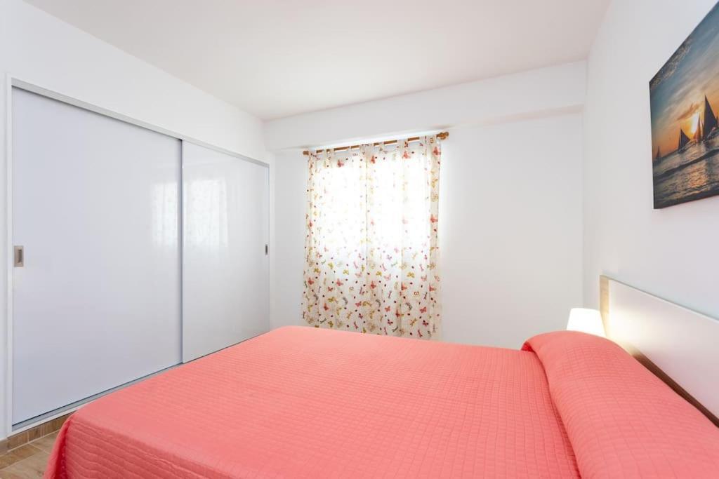 Vivienda Vacacional Rosaini Лос Кристианос Экстерьер фото