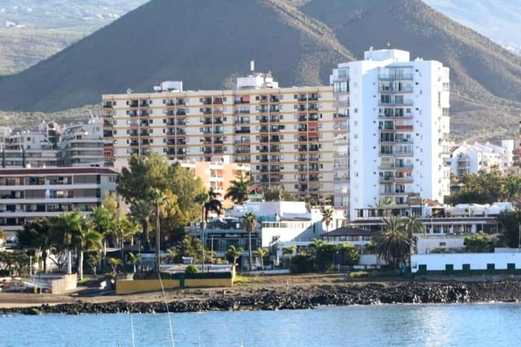 Vivienda Vacacional Rosaini Лос Кристианос Экстерьер фото